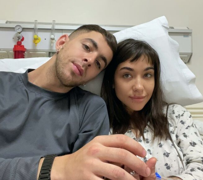 María Becerra con su novio desde el hospital/ Foto: Instagram