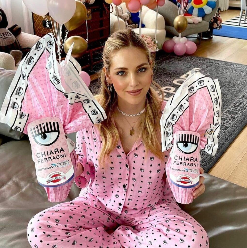 Chiara Ferragni con los polémicos huevos de Pascua benéficos | Foto: Instagram