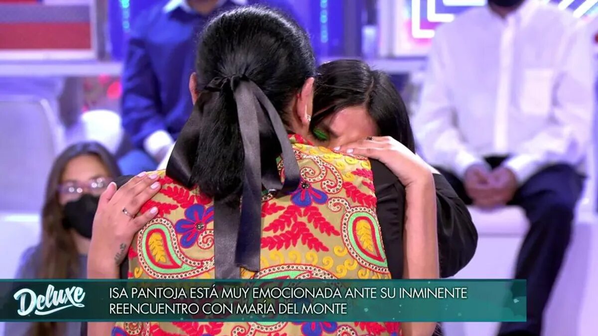 Isa Pantoja y María del Monte se reencontraron en 'Sábado Deluxe' en 2022 | Foto: Telecinco.es