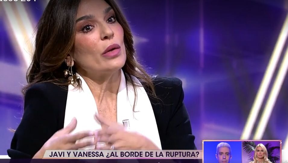 Raquel Bollo sentada en 'De Viernes'/foto: telecinco.es