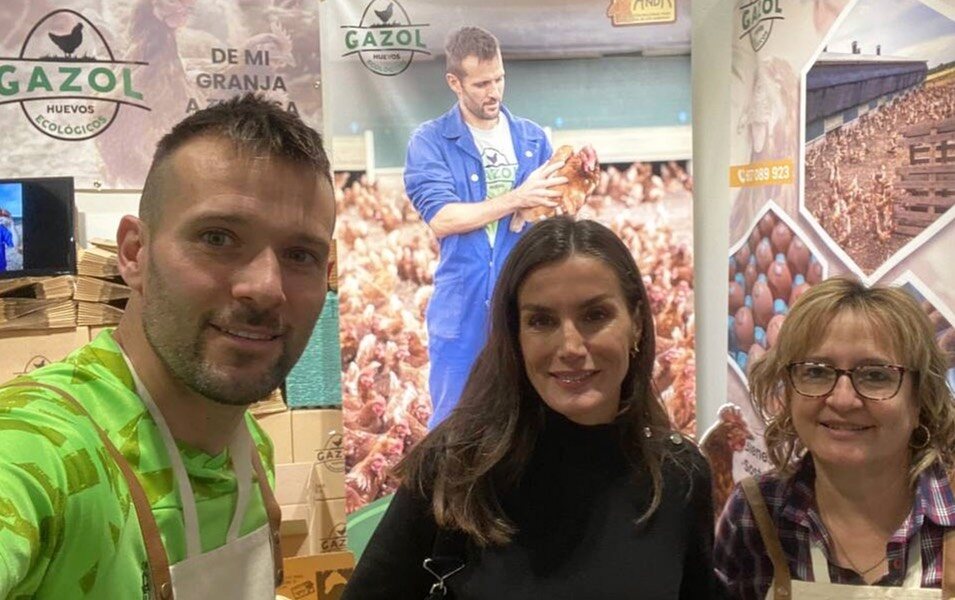 La Reina Letizia en el stand de Huevos Ecológicos Gazol