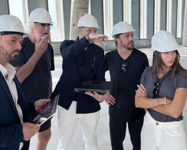 Melissa Jiménez y Fernando Alonso en una de las obras de Briatore/ Foto: Instagram