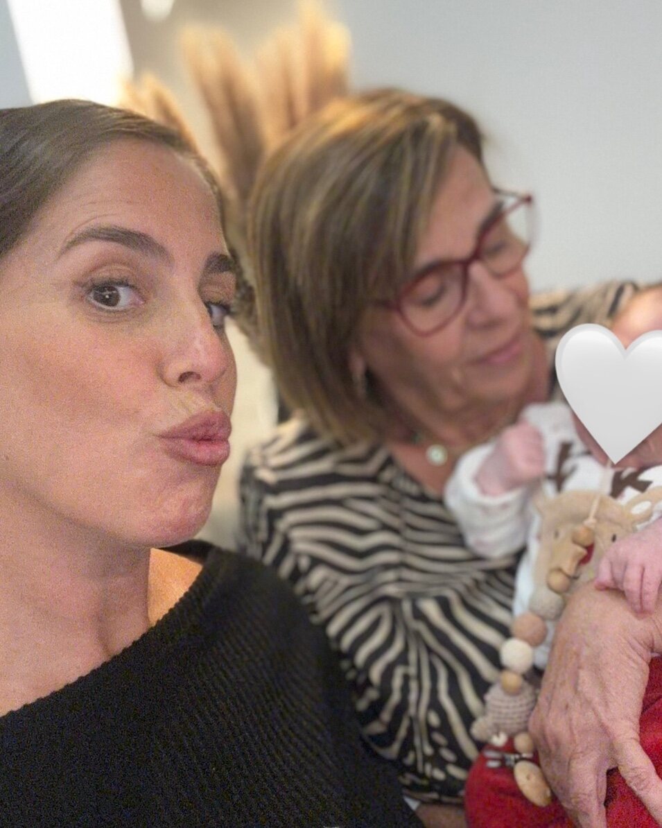 Anabel con su madre y su hija | Instagram