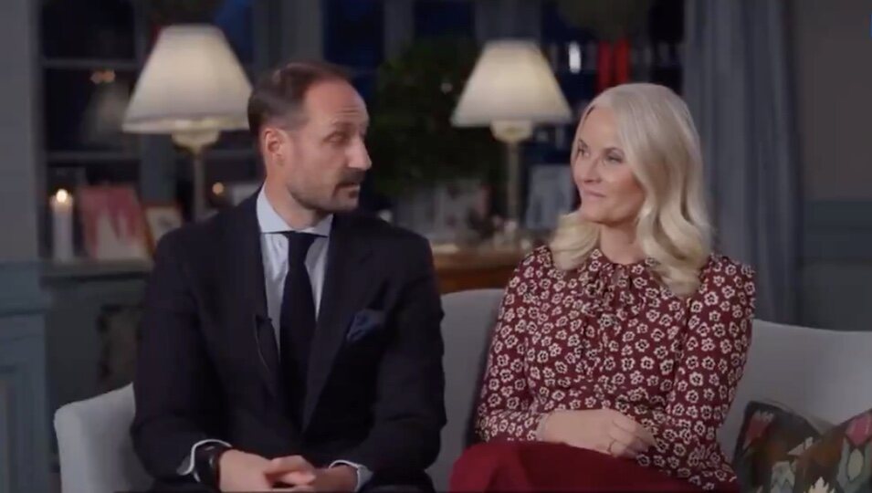 Haakon y Mette-Marit en la televisión NKR