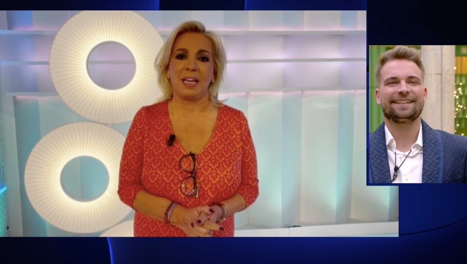 Almoguera escucha el mensaje de su madre | Foto: telecinco.es