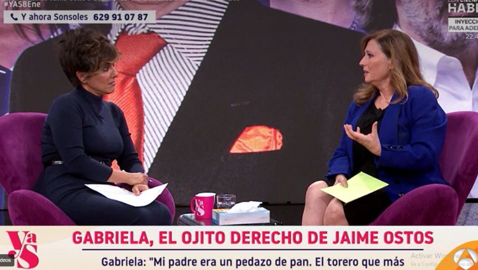 Gabriela Ostos sentada en el plató de 'Y Ahora Sonsoles'/Foto: antena3.com