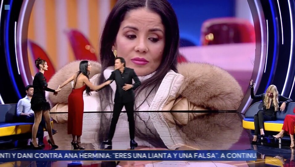 Aurah y Vanessa protagonizan un brutal enfrentamiento/Foto: telecinco.es 