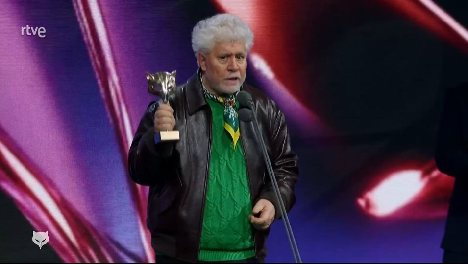 Pedro Almodóvar le dedica el Premio Feroz 2025 a Marisa Paredes/Foto: RTVE.es 