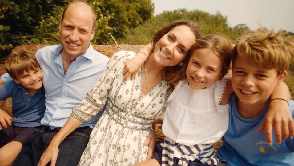 El Príncipe Guillermo y Kate Middleton con sus hijos