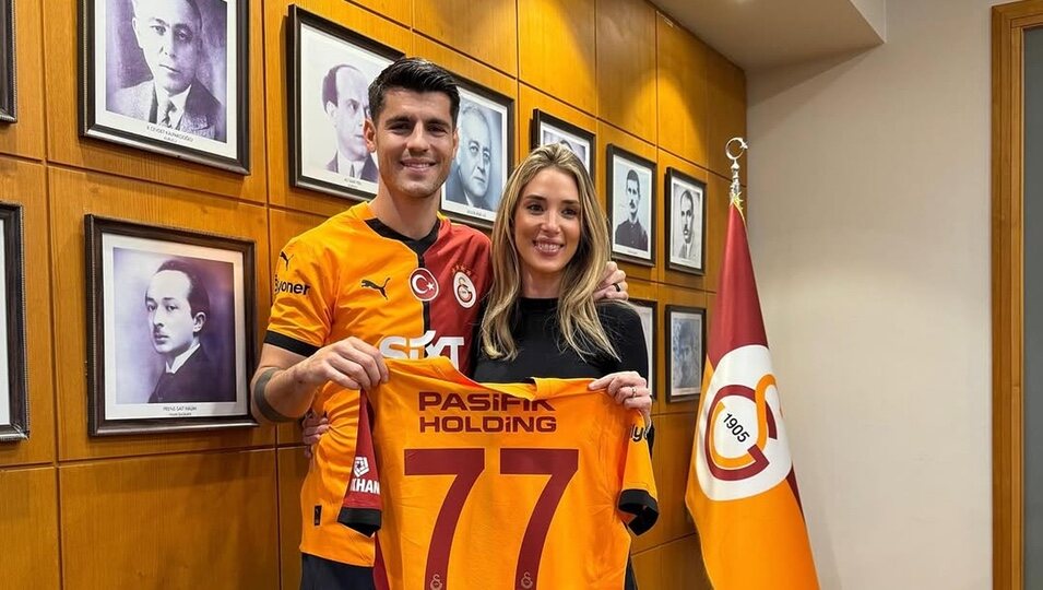 Álvaro Morata y Alice Campello lucen la nueva camiseta del jugador del Galatasaray/Foto: Instagram 