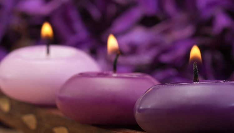 Las velas moradas son perfectas para los Virgo