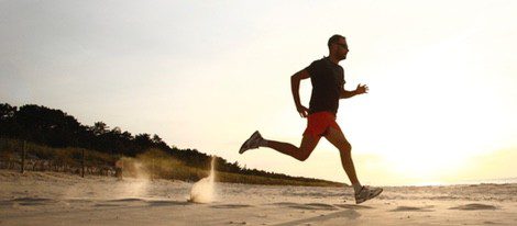 Mantén una dieta equilibrada y practica deporte a diario