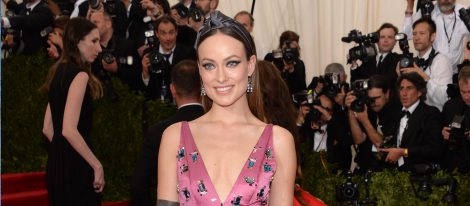 Olivia Wilde en la alfombra roja de la Gala del Met 2015