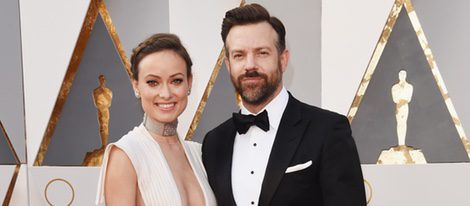 Olivia Wilde y Jason Sudeikis en la alfombra roja de los Premios Oscar 2016