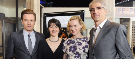 Ewan McGregor, Maria Belon, Naomi Watts y Enrique Alvarez en el estreno de 'Lo imposible' en Los Ángeles