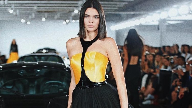 Kendall Jenner desfilando para Ralph Laure