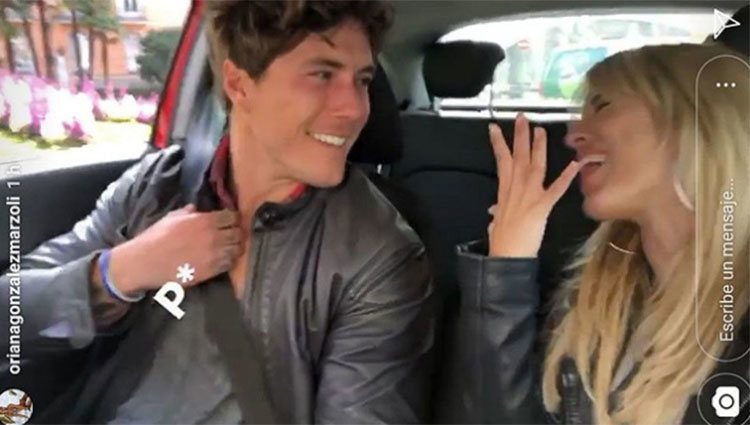 Oriana Marzoli cantando en el coche con su nuevo ligue, Pablo / Fuente: Instagram