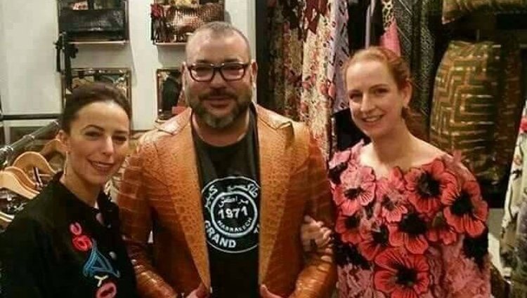 Mohamed VI y Lalla Salma en una tienda | Foto: Facebook de Soufiane El Bahri