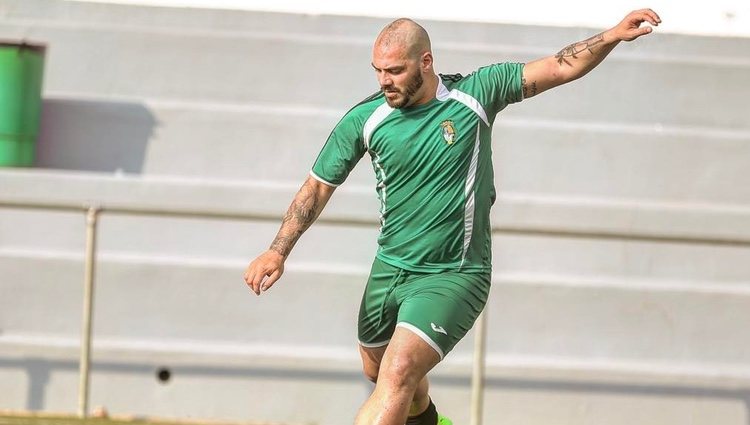 Christian Blanch jugando al fútbol / Instagram