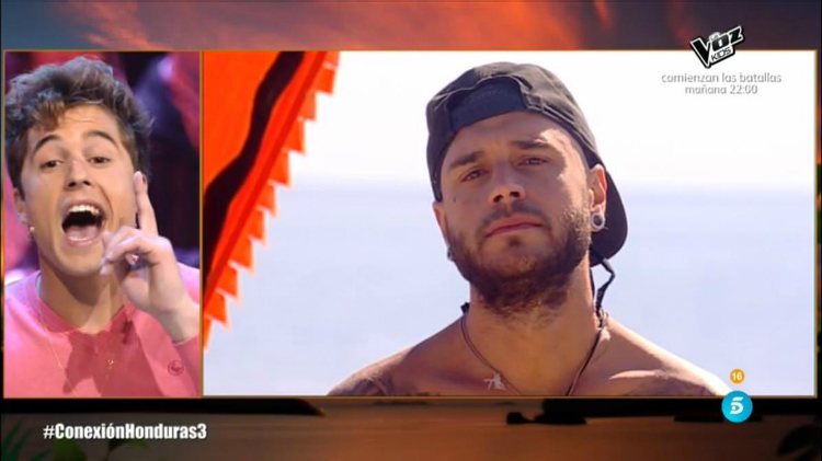 Abraham García intenta animar a su amigo con su experiencia en la isla | telecinco.es