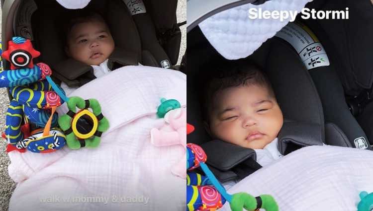 Stormi durante el paseo con sus padres / Instagram Kylie Jenner