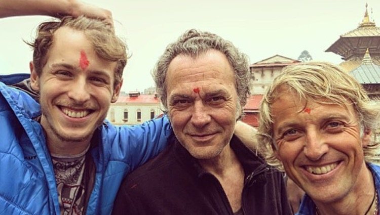 Nicolás y José Coronado disfrutan de su experiencia en 'Planeta Calleja' con el anfitrión Jesus Calleja / Foto: Instagram