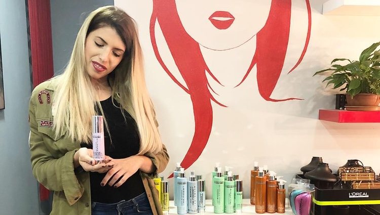 Andrea comparte con sus seguidores fotos con sus productos del trabajo / Foto: Instagram