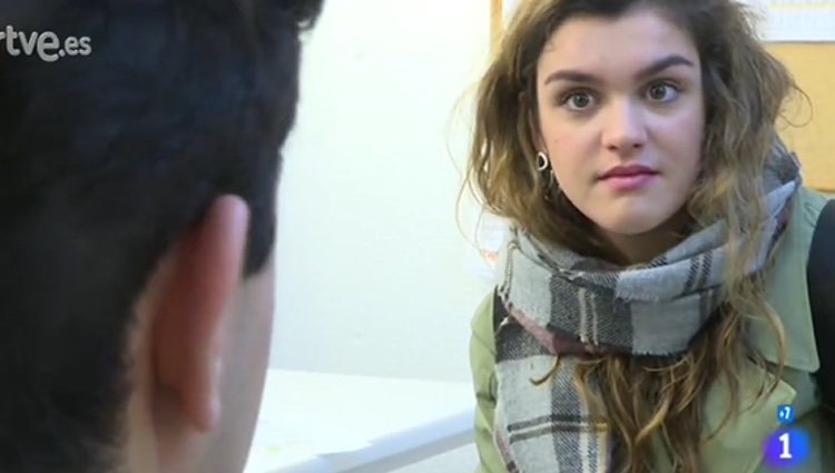 Amaia hablando con la reportera / Foto: rtve.es