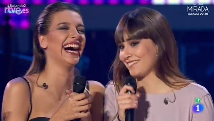 Aitana y Ana Guerra en el plató de 'Bailando con las estrellas'/ Fuente: La 1