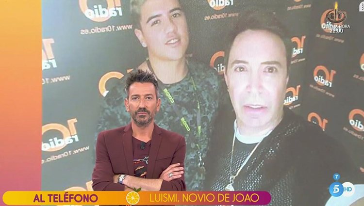 El presentador de 'Sálvame' habla en directo con el posible novio de Joao. Foto: Telecinco