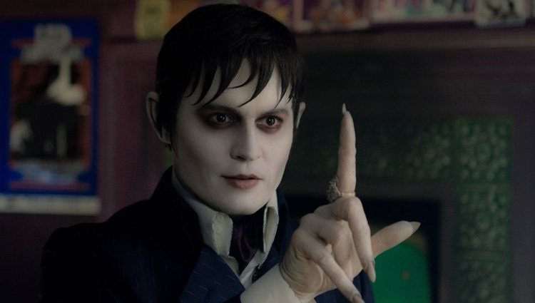 Johnny Depp dando vida a Barnabas Collins