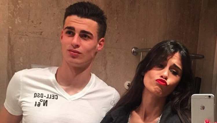 Kepa Arrizabalaga y Andrea Pérez haciéndose una foto frente al espejo / Instagram