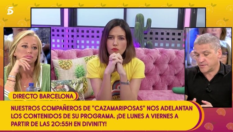 Nuria Marín destapando la 