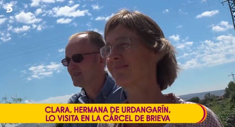 Clara Urdangarin con su marido tras visitar a Iñaki Urdangarin en la cárcel