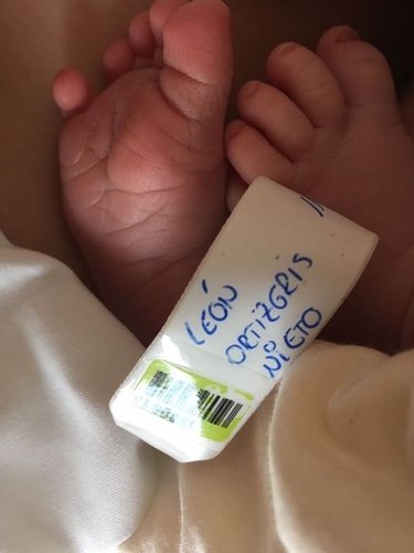 Primera foto del pequeño León, hijo de Carla Nieto y Leonardo Ortizgris / Instagram 