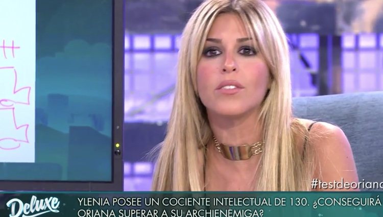 Oriana durante la entrevista que le realizaron en 'Sábado Deluxe'/Fuente:Telecinco