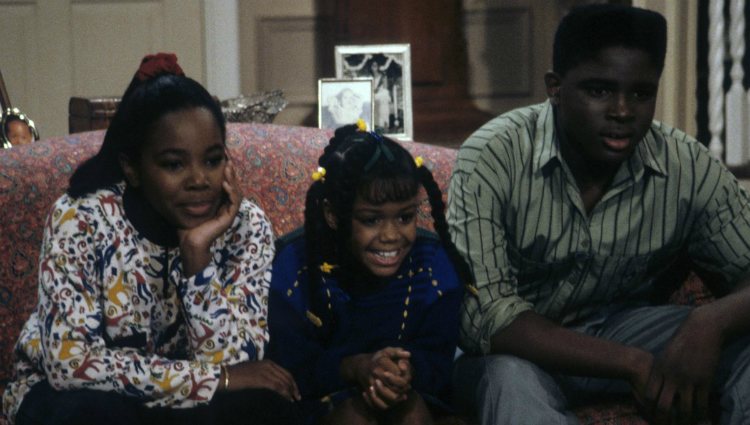 Darius McCray, Jaimee Foxworth y Kellie S. Williams ejercieron de hermanos en la serie 'Cosas de casa'