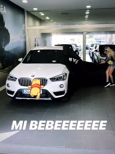 Anita Matamoros con su nuevo coche / Foto: Instagram Stories