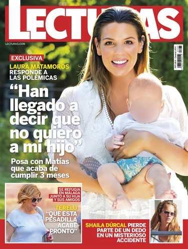 Laura Matamoros posando con su hijo en Lecturas