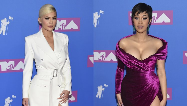 Kylie Jenner y Cardi B en la alfombra roja