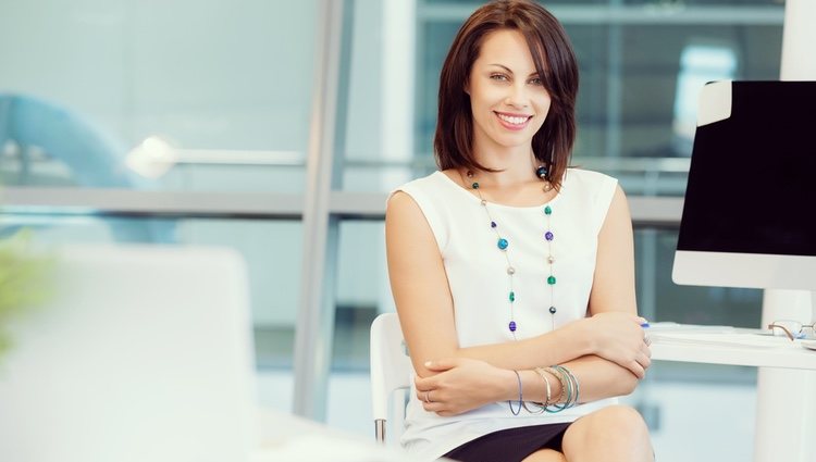 Para las mujeres Virgo las prendas clásicas no pasan de moda para sentirse cómodas y atraer buenas energías