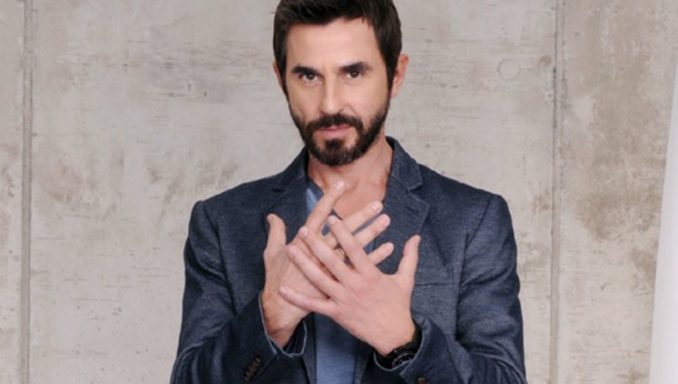 Santi Millán como Pablo Morillas en la serie de Telecinco 'Frágiles'