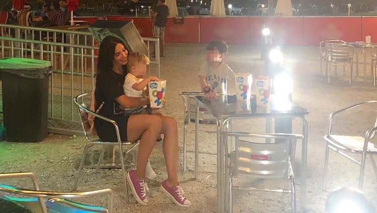 Pilar Rubio en el autocine con sus hijos/ Foto: Instgaram