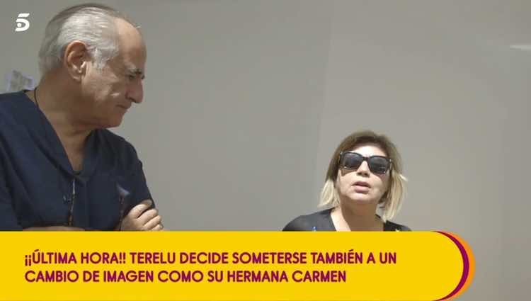 Terelu hablando con el médico que operó a su hermana / Telecinco.es