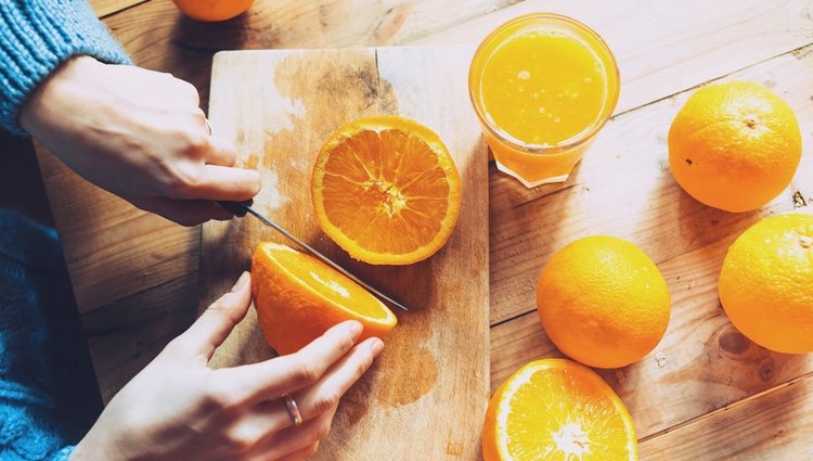 Las naranjas pueden ayudarte con ese aporte de vitamina C