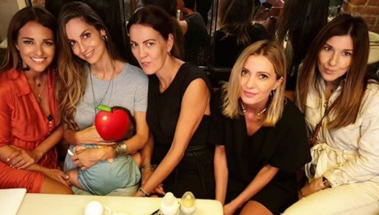 Paula Echevarría con Ariadne Artiles y sus amigas/ Foto: Instagram