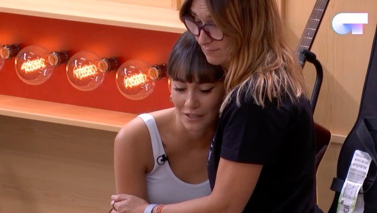 Aitana, emocionada con Noemí / Foto: Canal 24 horas