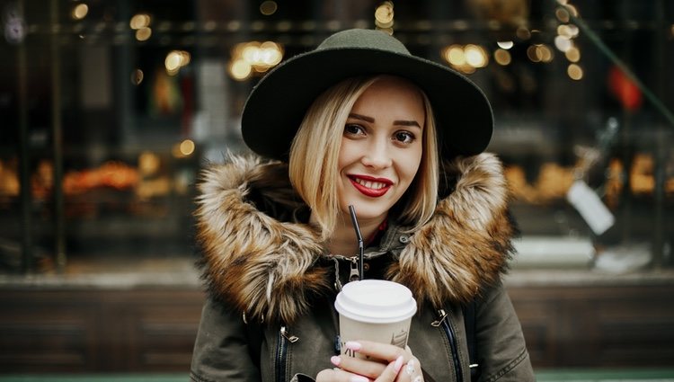 Olvídate de los looks clásicos y ponle un poco de verde a tu día, te ayudará ser más positivo