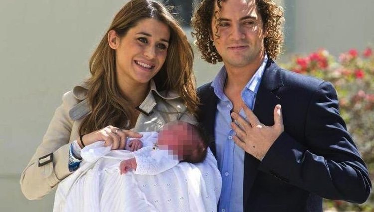 Elena Tablada y David Bisbal en el bautizo de su hija Ella