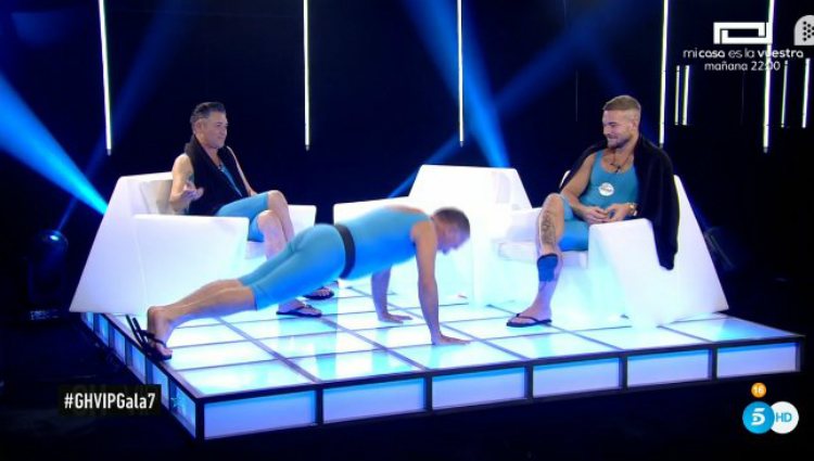 El Koala hace unas flexiones tras nominar ante los 'dioses' | telecinco.es